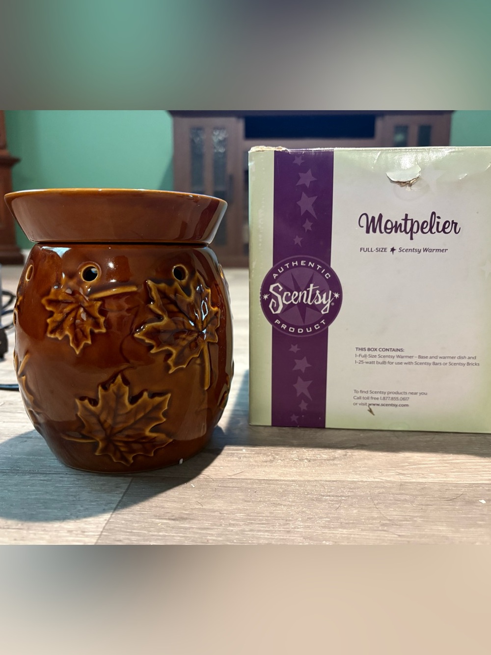 Scentsy Brown Maple Leaf Montpelier wax warmer